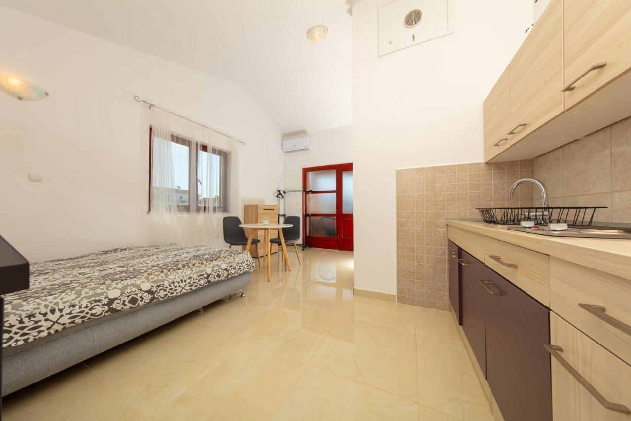 Villa Lili Пула Экстерьер фото